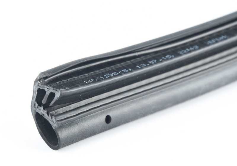 Junta de puerta delantera derecha OEM 51767371476 para MINI Cabrio R57, R57 LCI (2007–2015). Original MINI.
