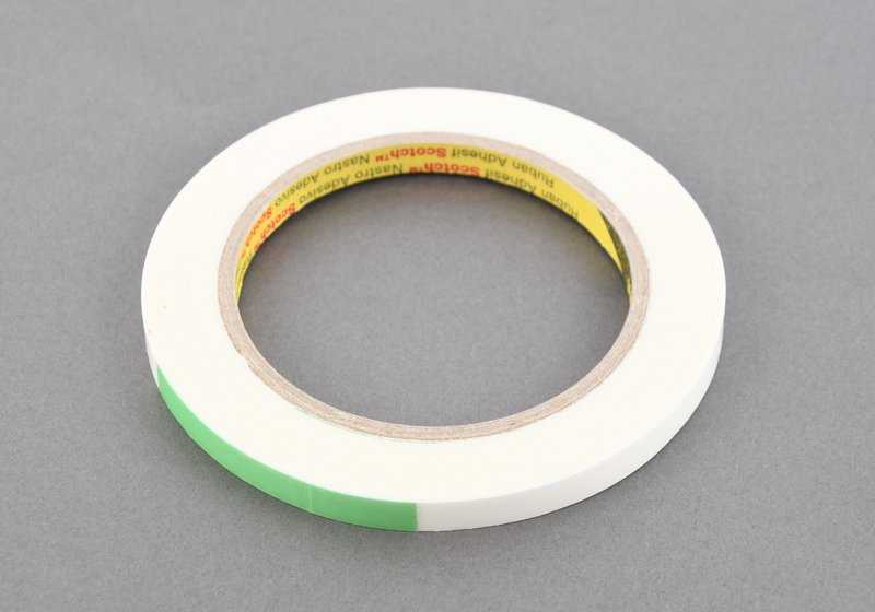 Cinta adhesiva OEM 51418224974 para BMW E39. Original BMW.
