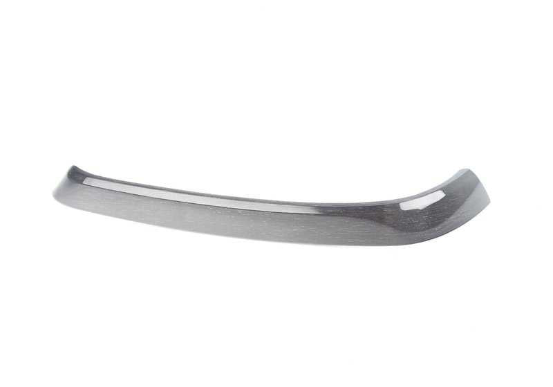 Moldura decorativa puerta trasera derecha OEM 51427258142 para BMW E90, E91. Acabado en bambú antracita. Original BMW.