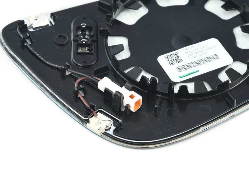 Cristal retrovisor izquierdo calefactable gran angular OEM 51168059567 para BMW F87, F87N, F30, F30N, F31, F31N, F80, F80N, F32, F32N, F33, F33N, F82, F82N, F83, F83N. Original BMW.