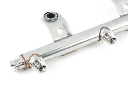 Hochdruckschiene für BMW E82, E88, E90N, E91N, E92N, E93N, F07, F10, F11, F18, F12, E84, E70N, E71 (OEM 13537576779). Original BMW