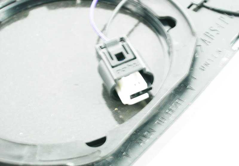 Cristal retrovisor derecho calefactable convexo OEM 51168209812 para BMW E39 y E38. Repuesto original BMW.