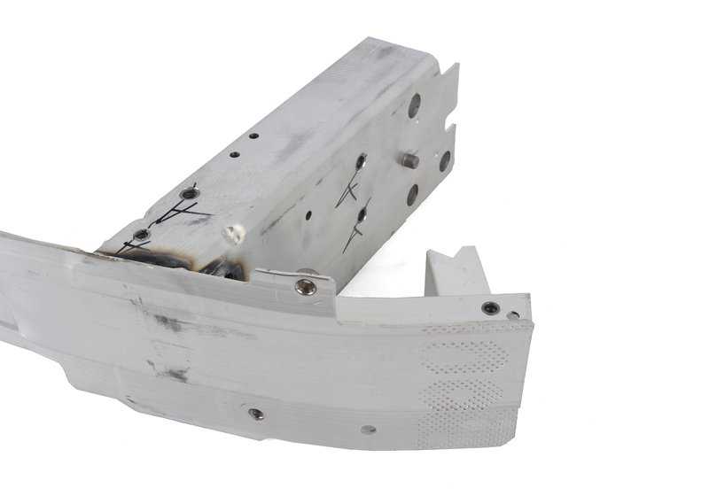 Soporte delantero OEM 51117428246 para BMW G05, F95, G06, F96. Pieza original BMW para reparación o sustitución del soporte frontal del vehículo.