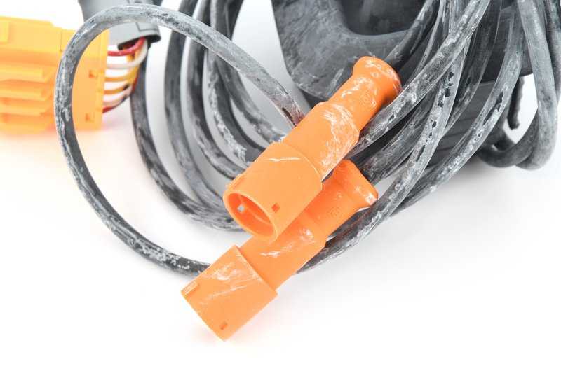 Fiação do sensor dianteiro Airbag OEM 61121378295 para BMW E34 e E32. Compatível com 5 modelos da série E34 e 7 séries E32. Substituição original da BMW.