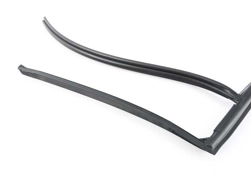 Guía de cristal puerta trasera izquierda OEM 51348194763 para BMW E46. Original BMW.