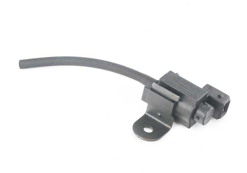 Válvula eléctrica con soporte OEM 18303427474 para BMW X3 E83 3.0si (modelos PC01, PC02, PC91, PC92). Compatible con motores N52K. Original BMW.