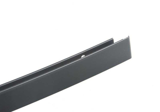 Moldura guía de ventana exterior izquierda OEM 51348189271 para BMW E39. Original BMW.
