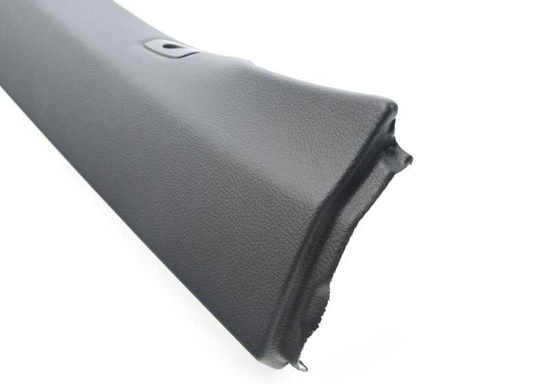Revestimiento lateral trasero izquierdo OEM 51437337861 para BMW F33 y F83. Original BMW.