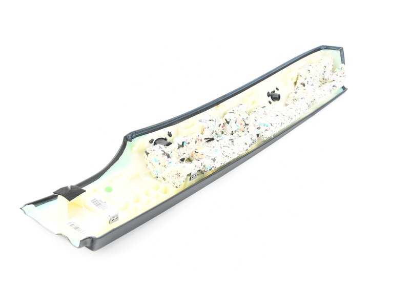 Revestimiento lateral trasero izquierdo OEM 51437337861 para BMW F33 y F83. Original BMW.