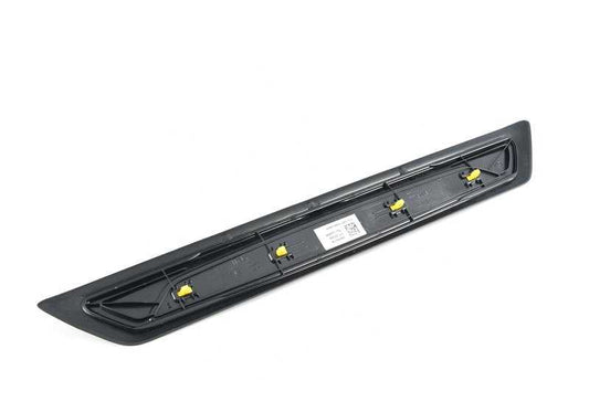Embellecedor entrada puerta delantera OEM 51477410460 para BMW F20, F21. Pieza original BMW.
