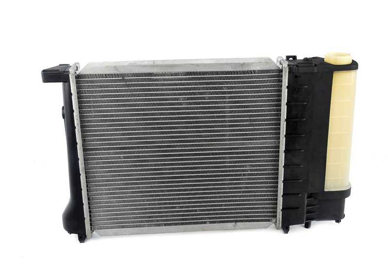 Radiador delantero OEM 17111719024 para BMW Serie 3 E30 con motor M40 y transmisión manual. Original BMW.