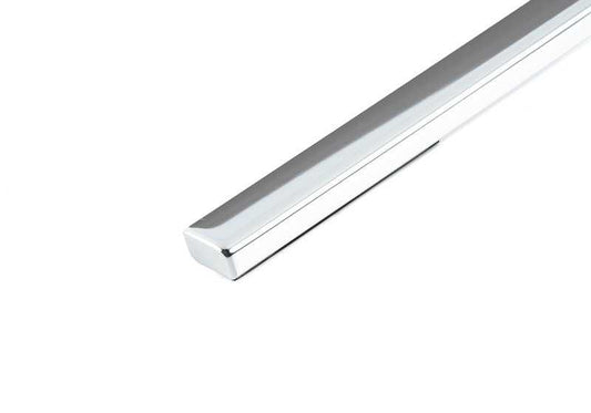 Moulage arrière extérieur droit pour la série BMW 5 E39 (OEM 51227044902). BMW d'origine.