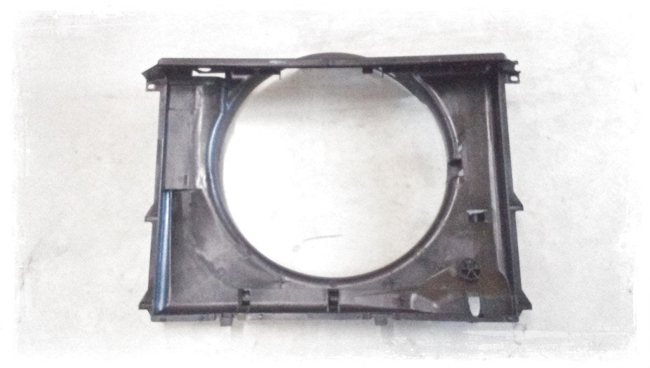 Carcasa del ventilador del radiador OEM 17101438458 para BMW Serie 7 E38 728i (todas las versiones: GE11, GE21, GE22, GE31, GE41, GE42, LGH21, LGH41). Original BMW.