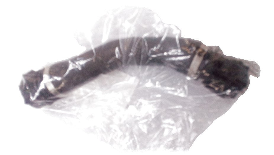 Manguera de refrigerante OEM 17123450645 para BMW X3 E83 3.0d (modelos PD01, PD02, PD51, PD52, PD61, PD62, PD91, PD92). Compatible con versiones automáticas y manuales. Original BMW.