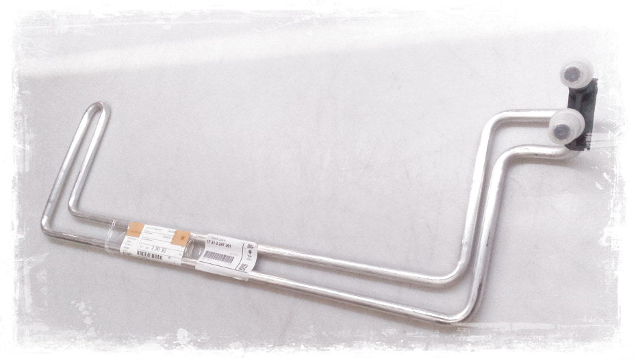 Tubo di raffreddamento OEM 17212247361 per BMW E39 ed E38. Pezzo di sistema di gestione assistito. BMW originale.