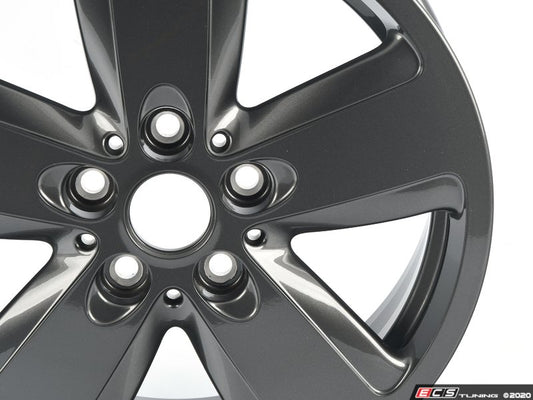 Cerchio in lega leggera 16" 6.5J ET54 Spectre Grey Dark Metallic OEM 36116887935 per MINI F55, F56, F56 BEV, F57 Cabrio... e altro. MINI originale.
