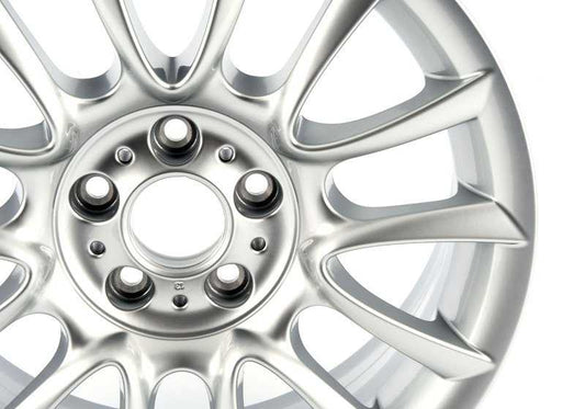Llantas de aleación originales diseño V-Spoke 152 OEM 36118036931 para BMW E90, E90N, E91, E91N, E92, E92N, E93, E93N. Acabado en color plata. Original BMW.