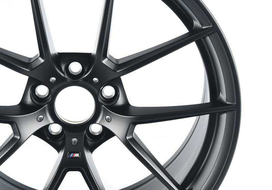 Llantas de aleación M Performance Y-Spoke 763 negro mate OEM 36118053423 para BMW F80, F82, F83. Original BMW.
