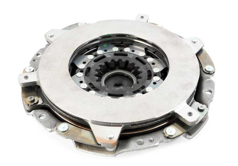 Kit embrague completo OEM 21219505034 para BMW G87, G80, G80N, G82, G82N. Incluye disco 215mm. Compatible con varios modelos M. Original BMW.
