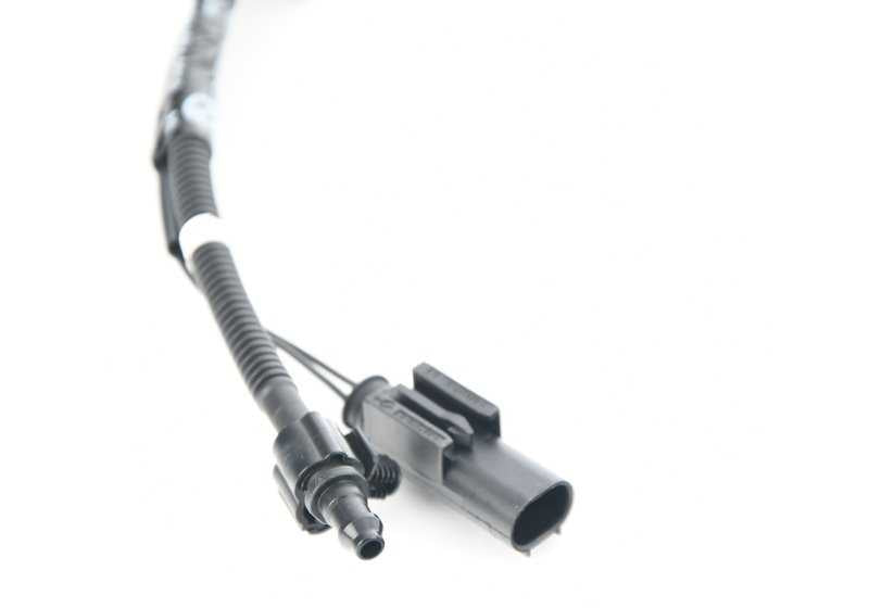 Cadena de toberas limpiaparabrisas OEM 61667367464 para BMW F32, F32N, F33, F33N, F36, F36N, F82, F82N, F83, F83N. Original BMW.