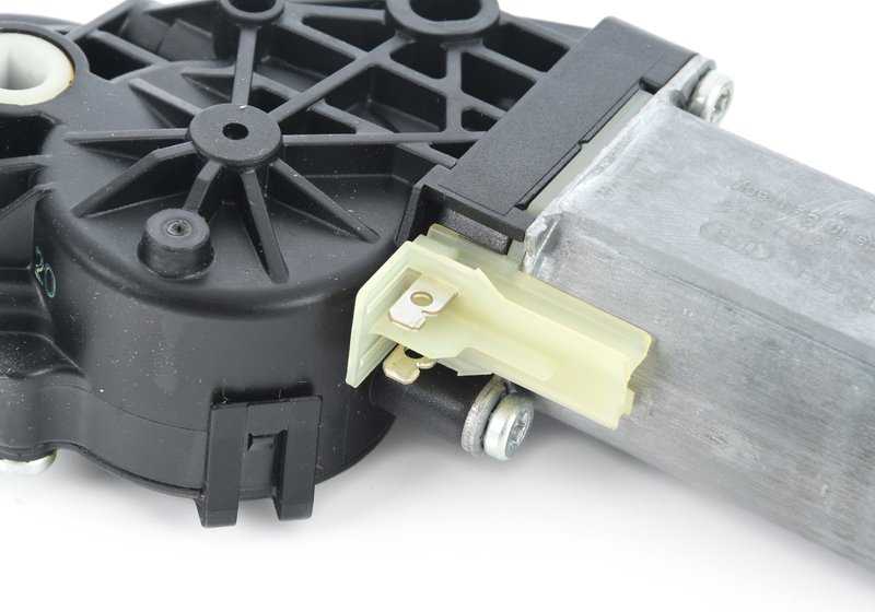 Motor de apertura de tapa del maletero (capota) OEM 67618380036 para BMW E46. Original BMW.