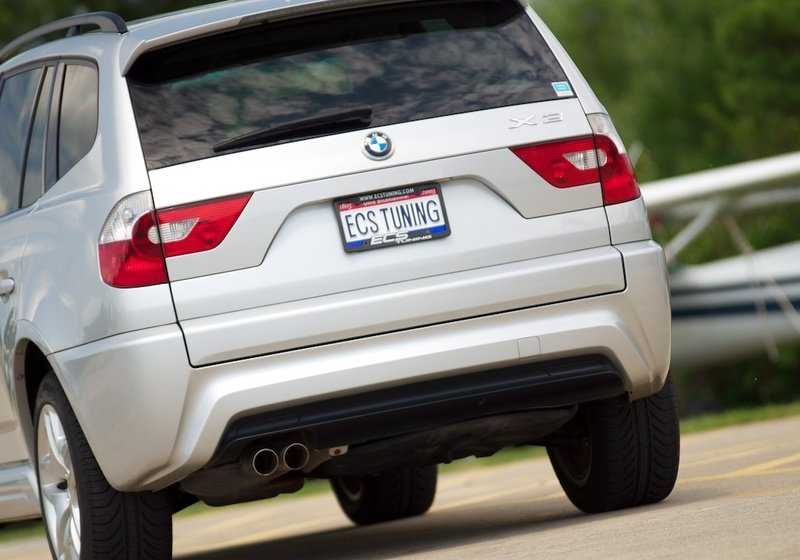 White left side panel rear light for BMW X3 E83 (OEM 63213404103). Original BMW.
