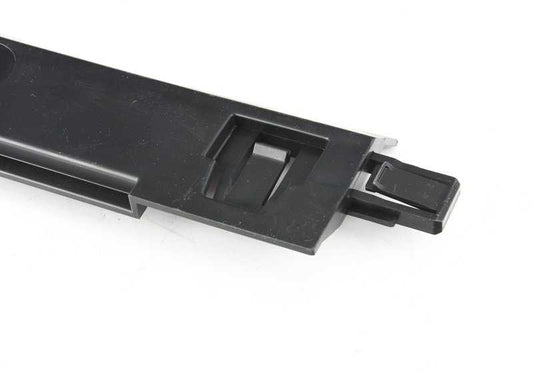 Cubierta izquierda OEM 17118642756 para BMW G01, G08, G02. Original BMW.