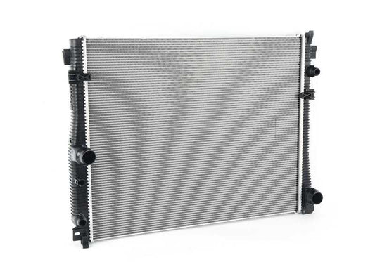 Radiador de refrigerante OEM 17118666740 para BMW Serie 3 G20 y Serie 4 G22, G23. Repuesto original BMW.