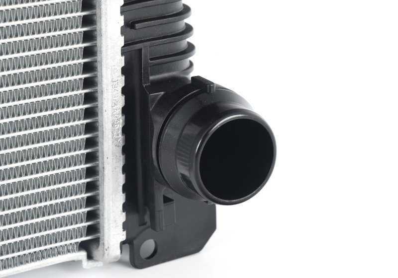 Radiador de refrigerante OEM 17118666740 para BMW Serie 3 G20 y Serie 4 G22, G23. Repuesto original BMW.