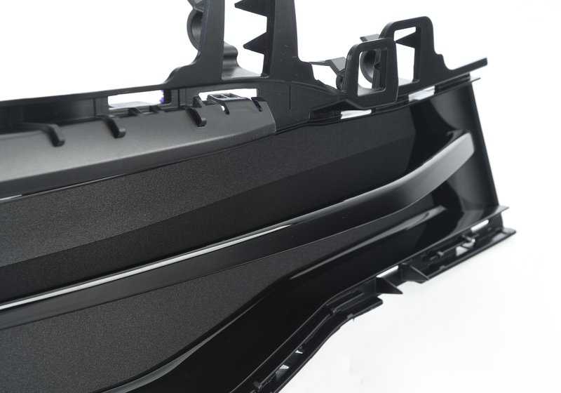 OEM closed right grid 51117464488 for BMW F30, F30N, F31, F31N. Original BMW piece. Ideal to repair or replace front side grid in Sport version.