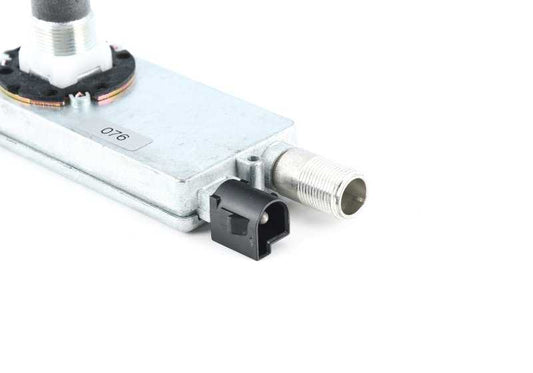 Base antena techo OEM 65218372071 para BMW E36 y Z3. Pieza original BMW para una correcta recepción de radio y navegación. Repuesto ideal si la antena no funciona o está dañada. Original BMW.