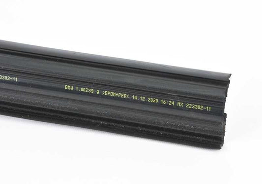 Guía de cristal puerta delantera derecha OEM 51337393426 para BMW G01, G01N, F97, F97N, G08, G08E, G08F, G08N. Original BMW.