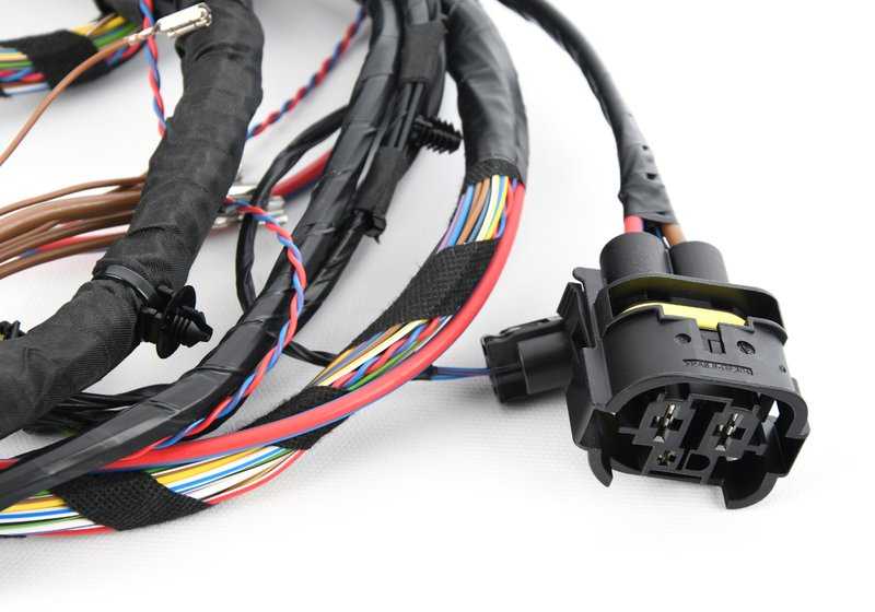 Cavo di riparazione a destra OEM Parte frontale 61119182516 per BMW E90 316i (N45/N43), 318D (M47). Compatibile con i modelli realizzati tra il 2005 e il 2008. BMW originale.