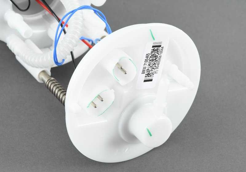 Bomba de combustible con filtro OEM 16117195465 para BMW X5 E70 y BMW X6 E71. Con unidad de depósito integrada. Pieza original BMW.
