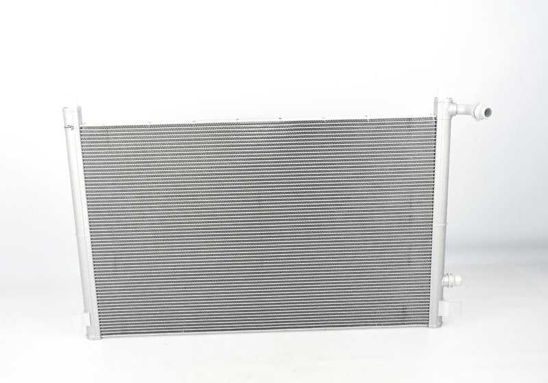 Radiador de refrigerante OEM 17118043655 para BMW F90, F90N, F91, F92, F93, G15, G16. Original BMW.