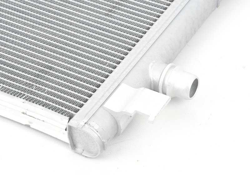 Radiador de refrigerante OEM 17118043655 para BMW F90, F90N, F91, F92, F93, G15, G16. Original BMW.