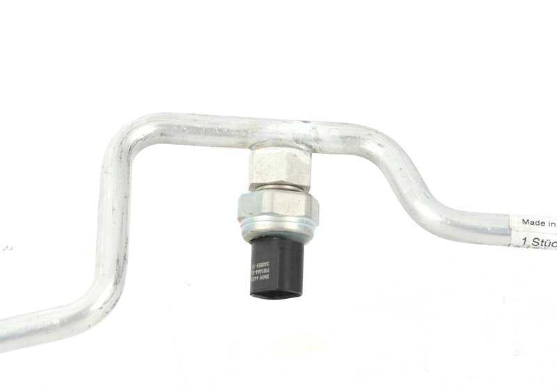 Tubo de alta presión A/A OEM 64509181857 para BMW E60, E61. Conecta condensador y evaporador. Repuesto original BMW.