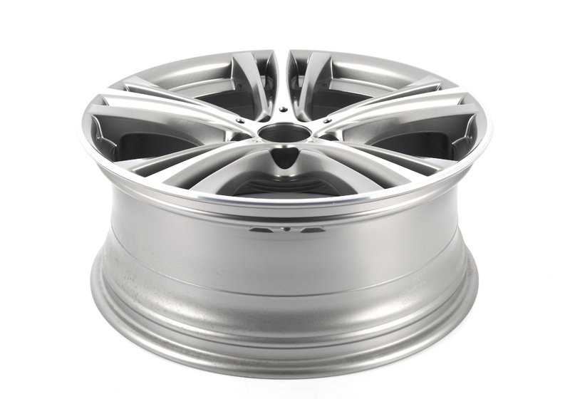 Llanta de aleación diseño estrella 407 OEM 36116857565 para BMW F30, F31, F32, F33, F36. Original BMW.