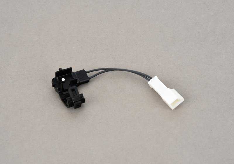 Sensor de temperatura OEM 61277639893 para BMW F45, i3 I01, i8 I12. Compatible con 225xe y i3 120Ah (con o sin Rex). Instalado en sistemas de refrigeración de batería. Original BMW.