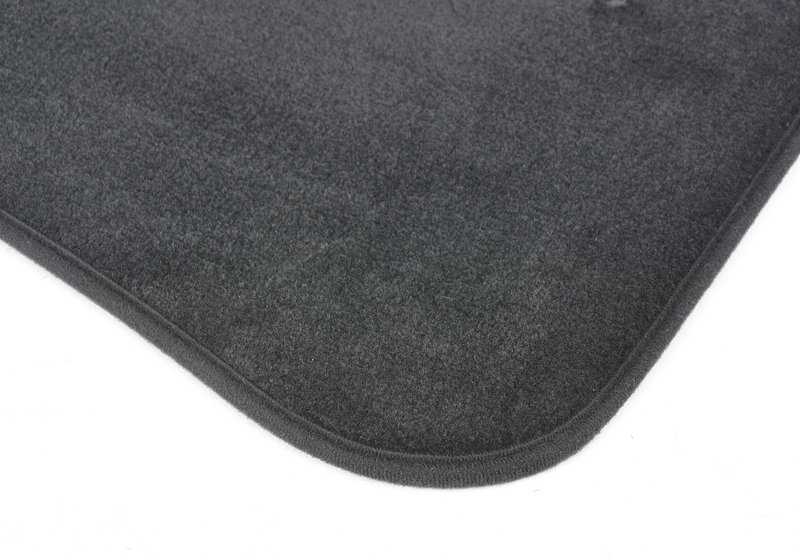 Juego de alfombrillas de terciopelo OEM 51477316500 para BMW E88. Original BMW.