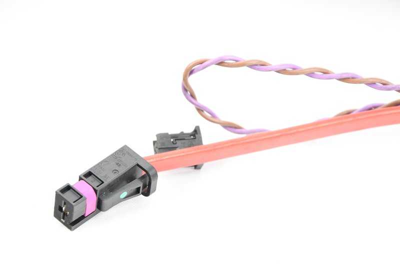 Cable de batería positivo bajo suelo OEM 61129348288 para BMW F10, F10N, F11, F11N, F06. Original BMW.