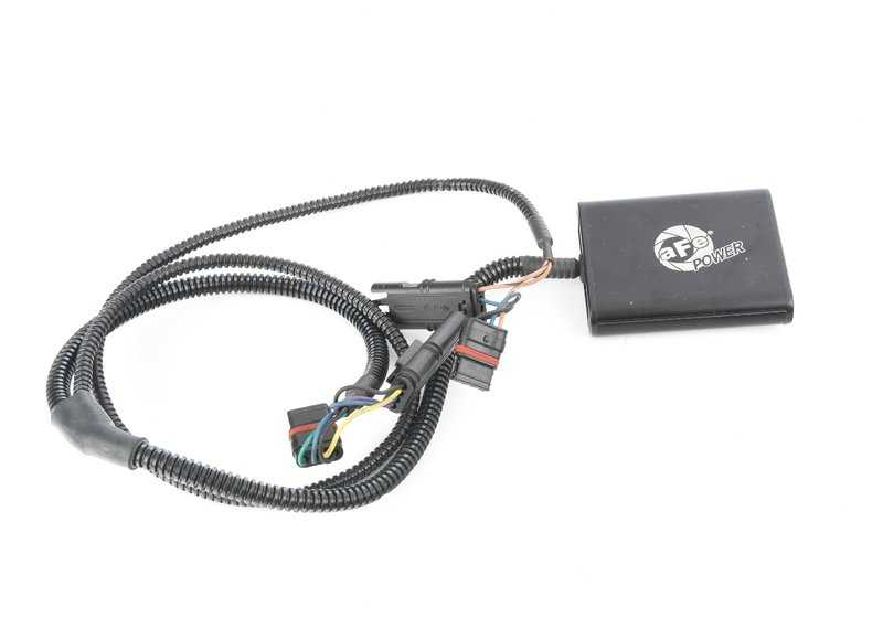 Adorno columna B inferior derecha OEM 51438226580 para BMW Serie 3 E46 (1998-2004). Original BMW.