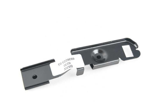 Placa de refuerzo exterior OEM 62306936223 para BMW E60, E61, E63, E64. Original BMW.