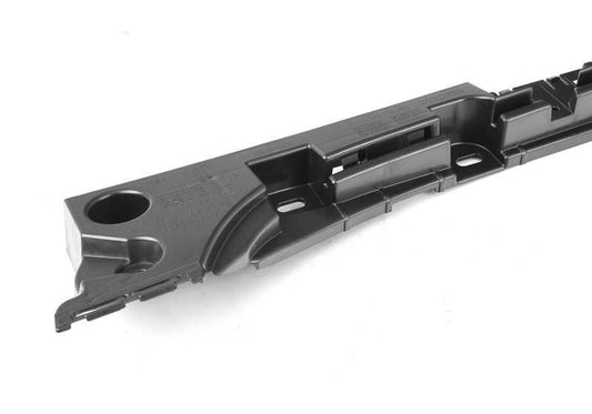 Guía de sujeción lateral trasera izquierda OEM 51777276349 para BMW F06 (640d, 640i en versiones xDrive y estándar). Compatible con modelos producidos entre 2012 y 2018. Pieza original BMW.