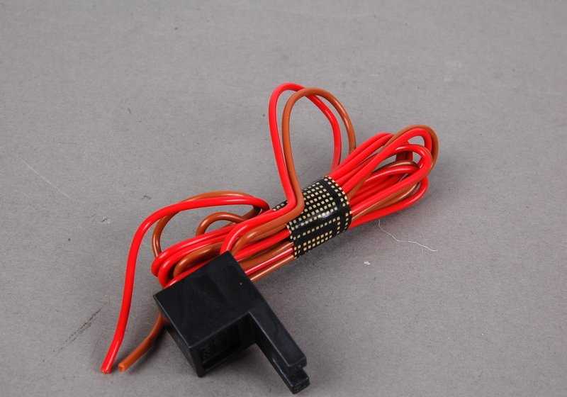 Interruptor OEM 61318378940 para BMW E46, E64, E85. Original BMW. Perfecto para sistemas eléctricos o funciones del habitáculo. Ideal si necesitas sustituir el botón o interruptor original de fábrica.