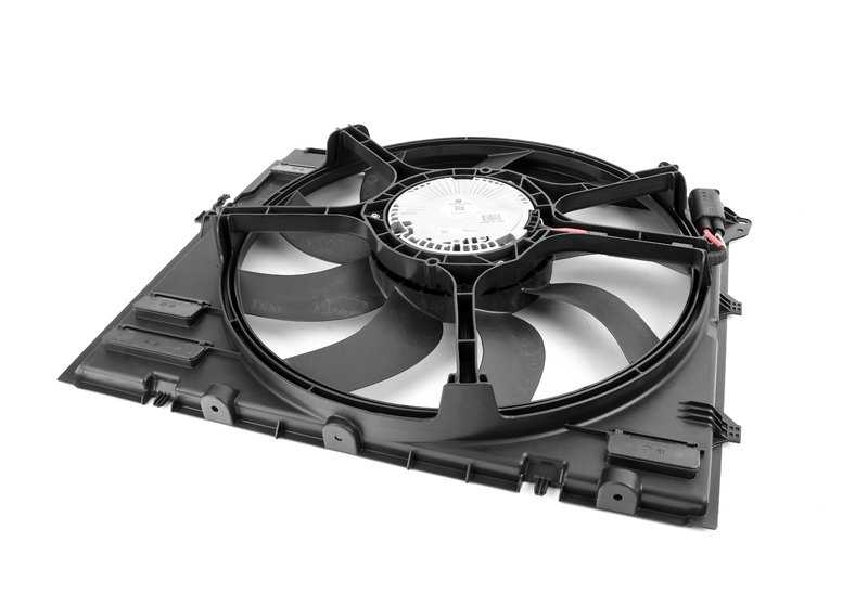 Alloggiamento dei fan con Fan OEM 17112283621 per BMW E90, E91, E92, E93. BMW originale.