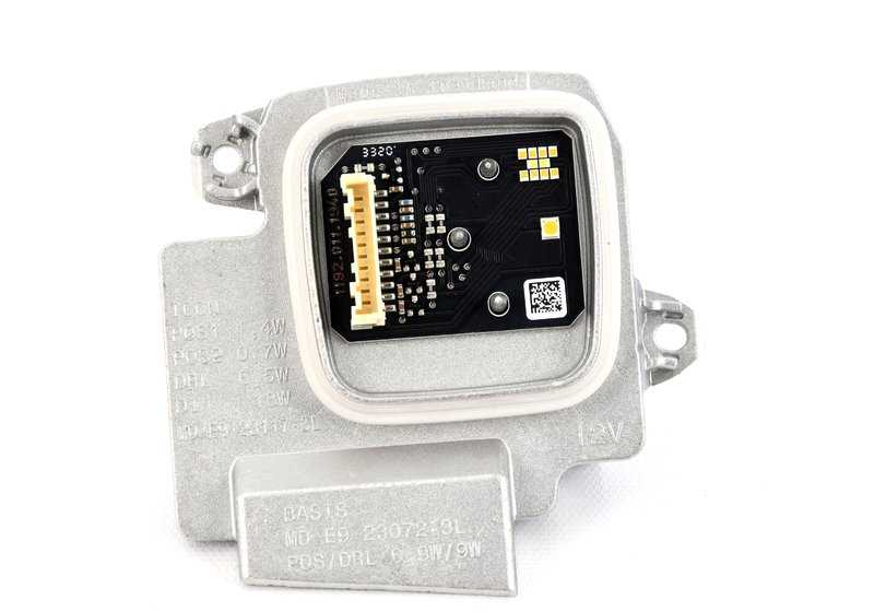 Intermittent LED module and left daytime Light OEM 63119851051 for BMW G80 m3, G22/G23 Series 4 (430i, M440i) and XDRive variants. Compatible only with indicated models. Original BMW.