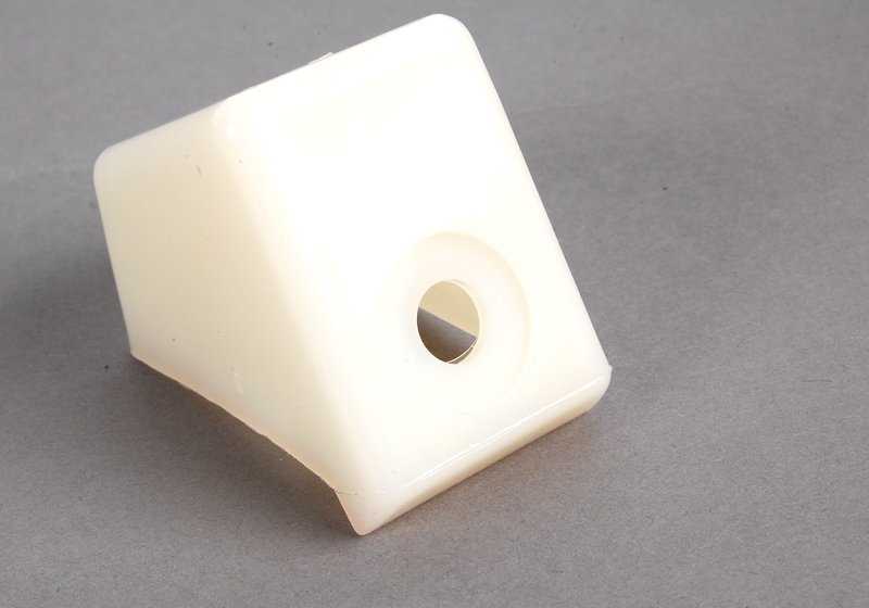 Intermediate adapter OEM 51181839914 for BMW E24. Original BMW piece for front bumper assembly.
