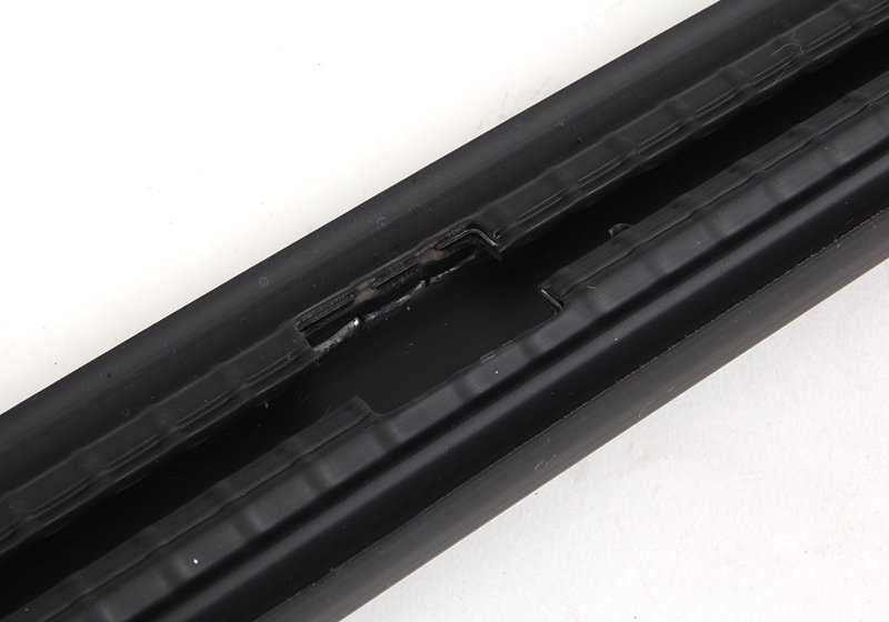 Moldagem de borracha frontal esquerda OEM 51111839275 para BMW E24. BMW original.