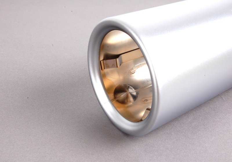 Embellecedor de escape acabado aluminio OEM 18307553644 para BMW E90, E91, E92. Original BMW.